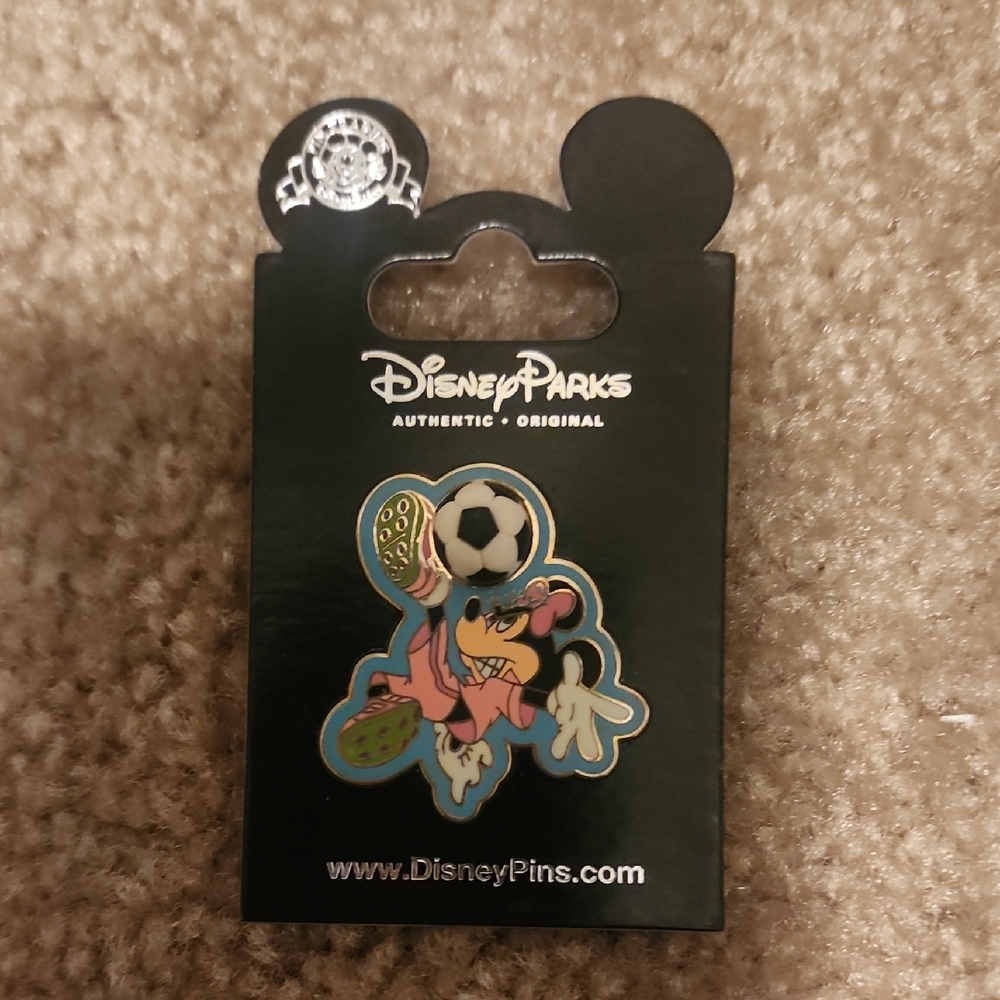 Disney Minnie Mouse Soccer Pin